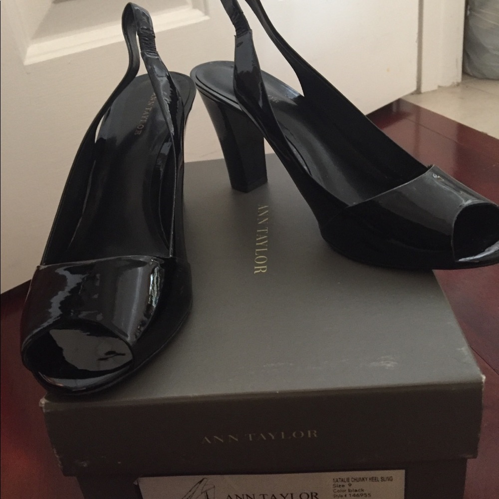 Ann Taylor black patent leather open toe sandals
